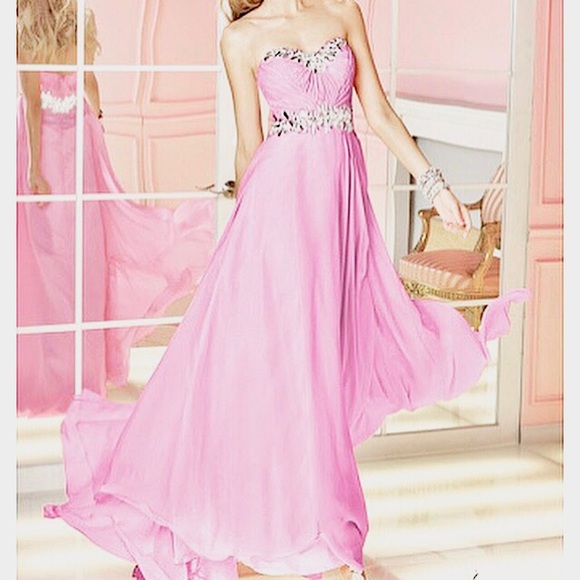 Blush pink chiffon formal dress - Picture 2 of 2